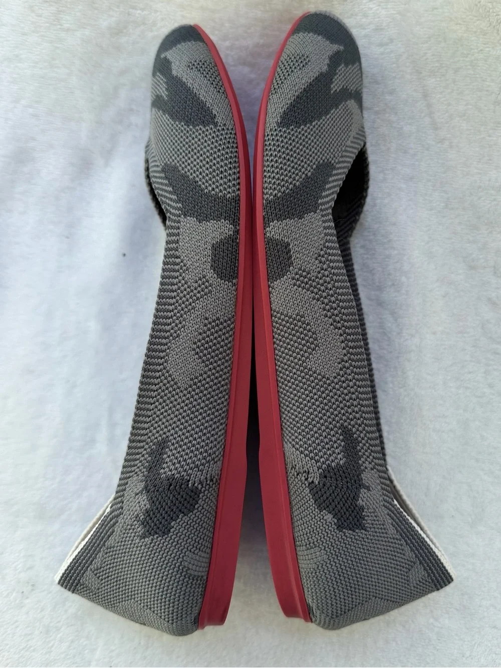 Rothy’s Grey Camo Ballet Flat Retired Pattern Size 9.5 White Halo Red Soles EUC - Picture 10 of 14